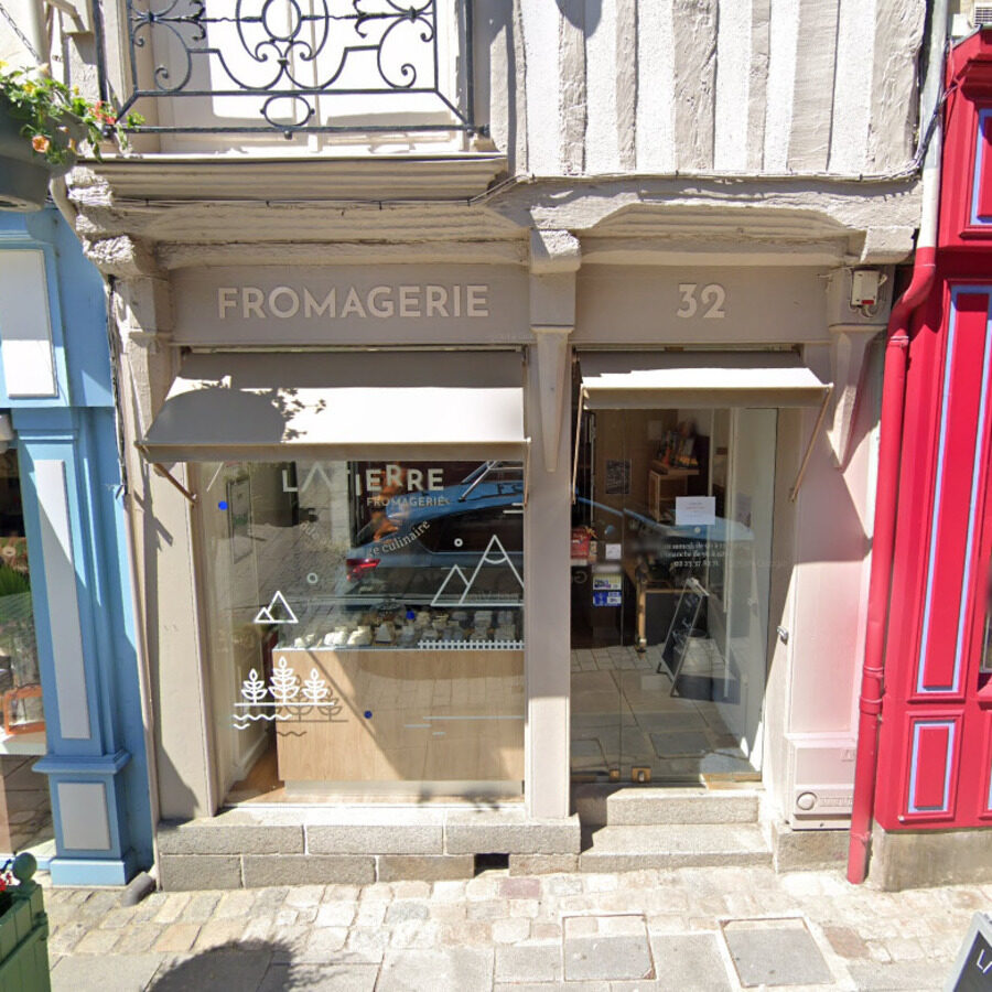 Devanture de Latierre Fromagerie à Châteaugiron, proposant des fromages sans présure animale